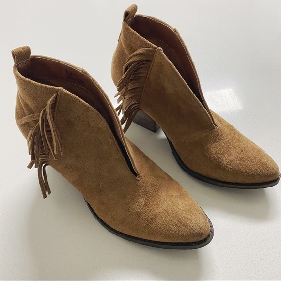 Fringe Booties 💛 - Picture 3 of 4